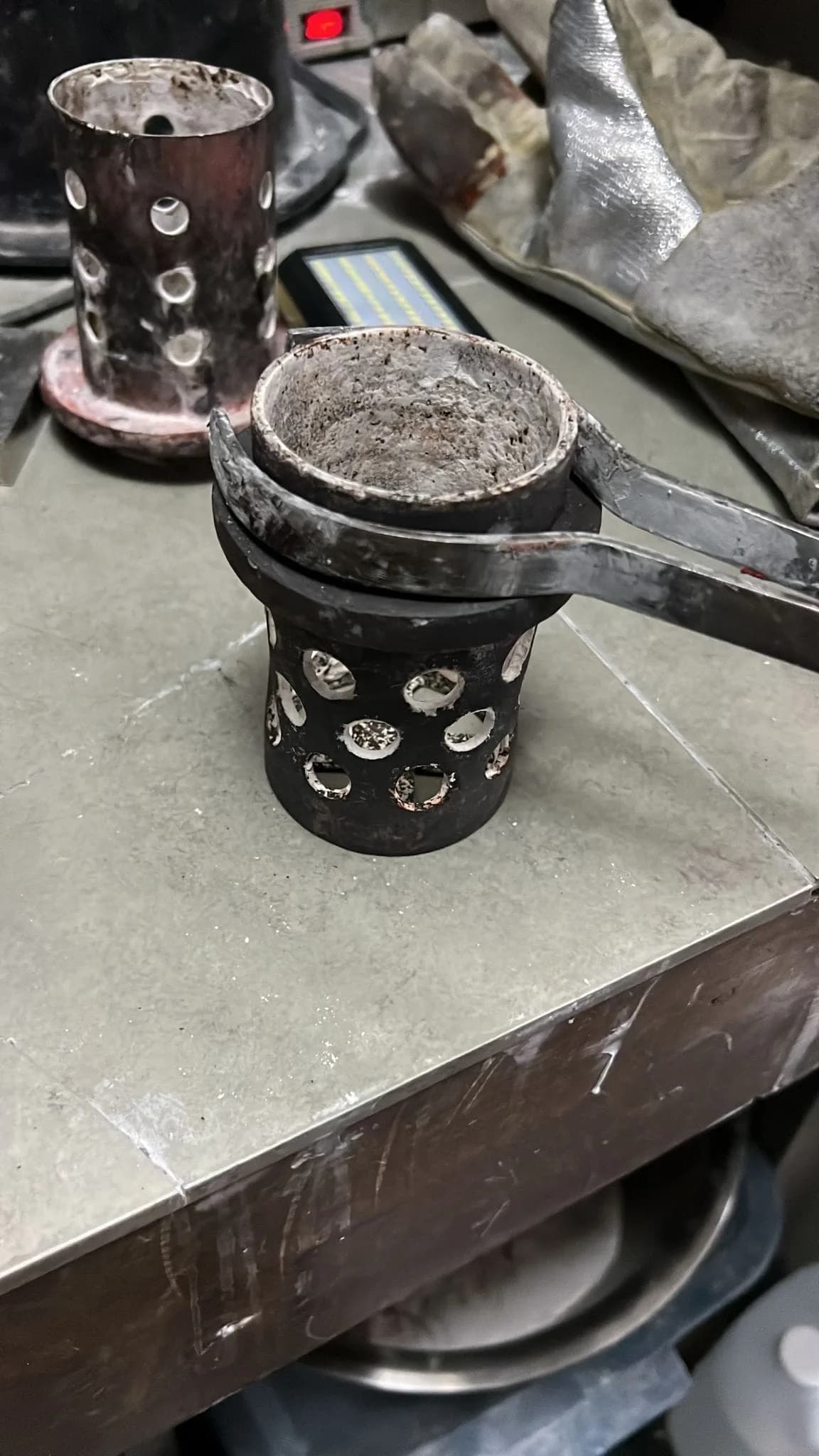 Jewelry polishing and finishing at a predecessor workshop